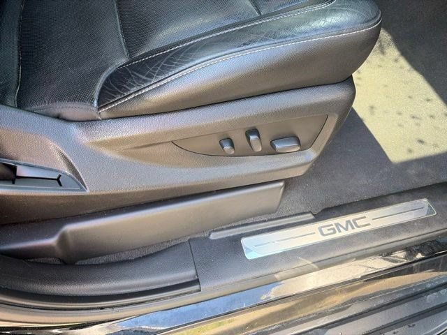 Used 2019 GMC Yukon SLT w/ Graphite Performance Edition AWD/4WD image 43
