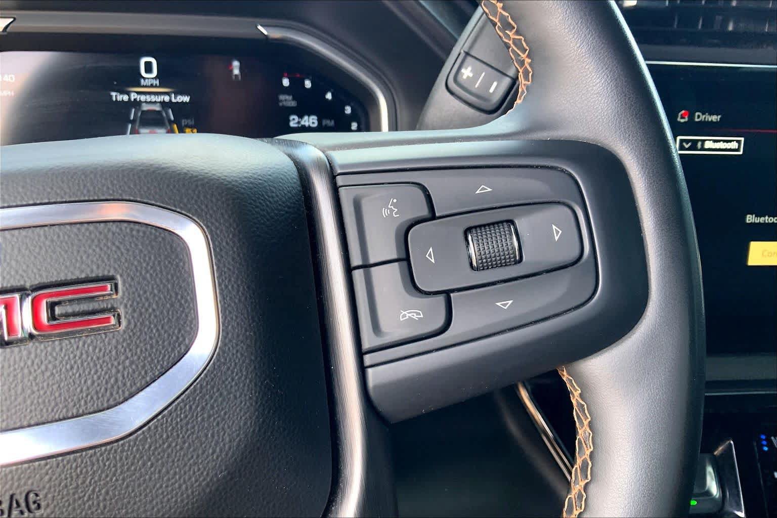 Used 2024 GMC Sierra 2500 AT4 w/ AT4 Premium Plus Package AWD/4WD image 25