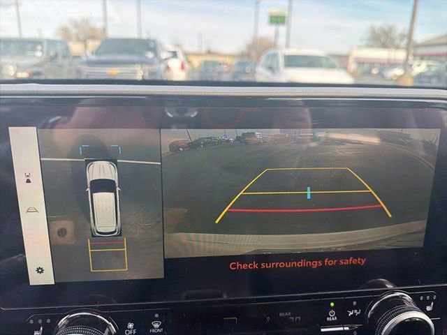 Used 2023 Toyota Highlander Limited image 25