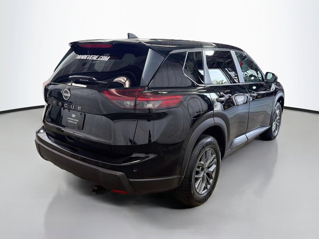 Used 2024 Nissan Rogue S FWD image 9