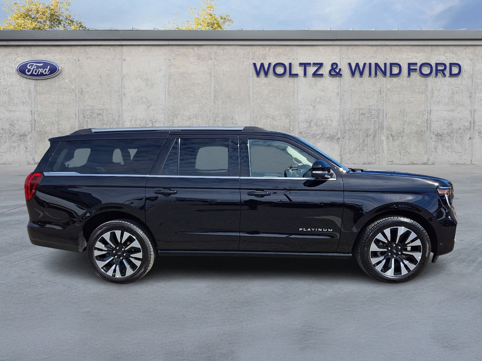 Certified 2025 Ford Expedition Max Platinum w/ Driver's Package image 7