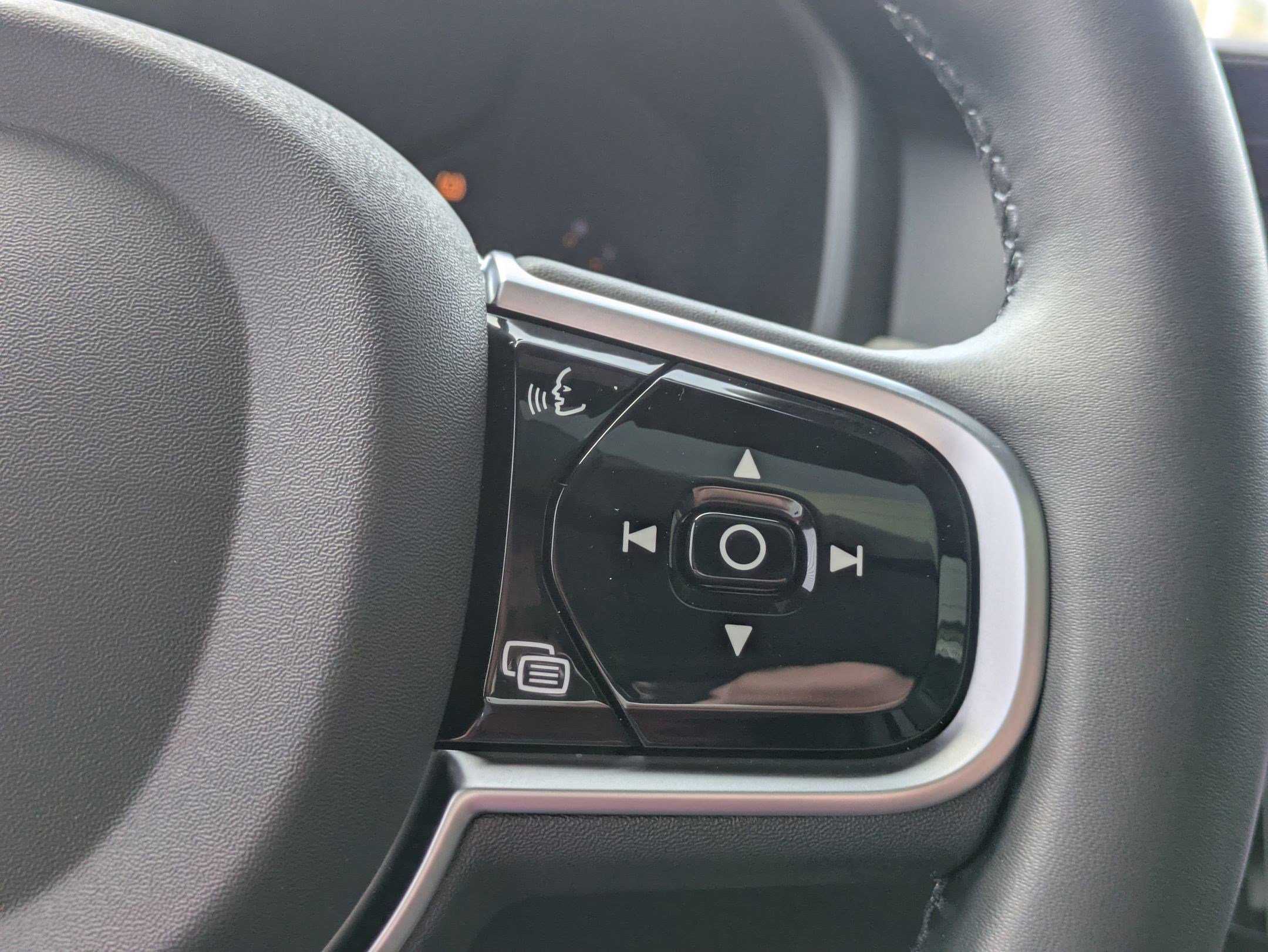 Used 2025 Volvo V90 B6 Cross Country Ultra AWD/4WD image 19
