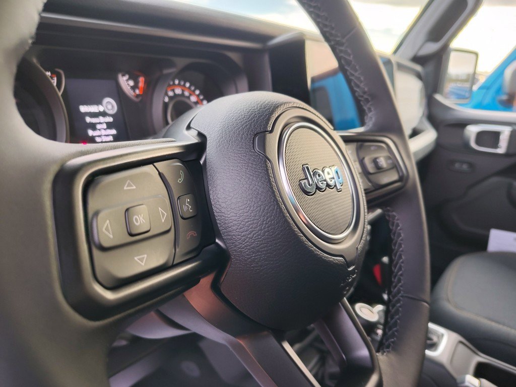 New 2026 Jeep Gladiator Sport AWD/4WD image 18