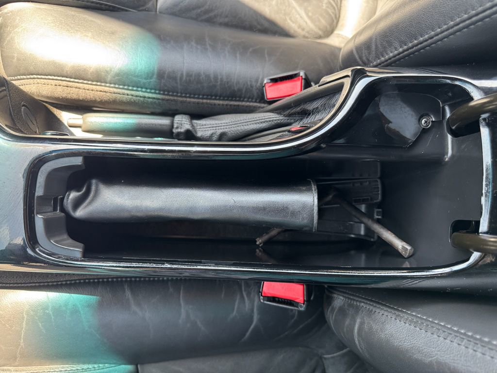 Used 2003 Chevrolet SSR w/ Preferred Equipment Group RWD image 27