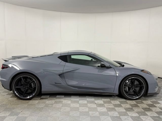 Used 2025 Chevrolet Corvette E-Ray w/ Stealth Interior Trim Package AWD/4WD image 10