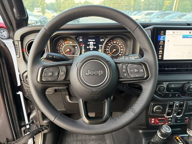 Used 2025 Jeep Wrangler Unlimited Rubicon AWD/4WD image 23