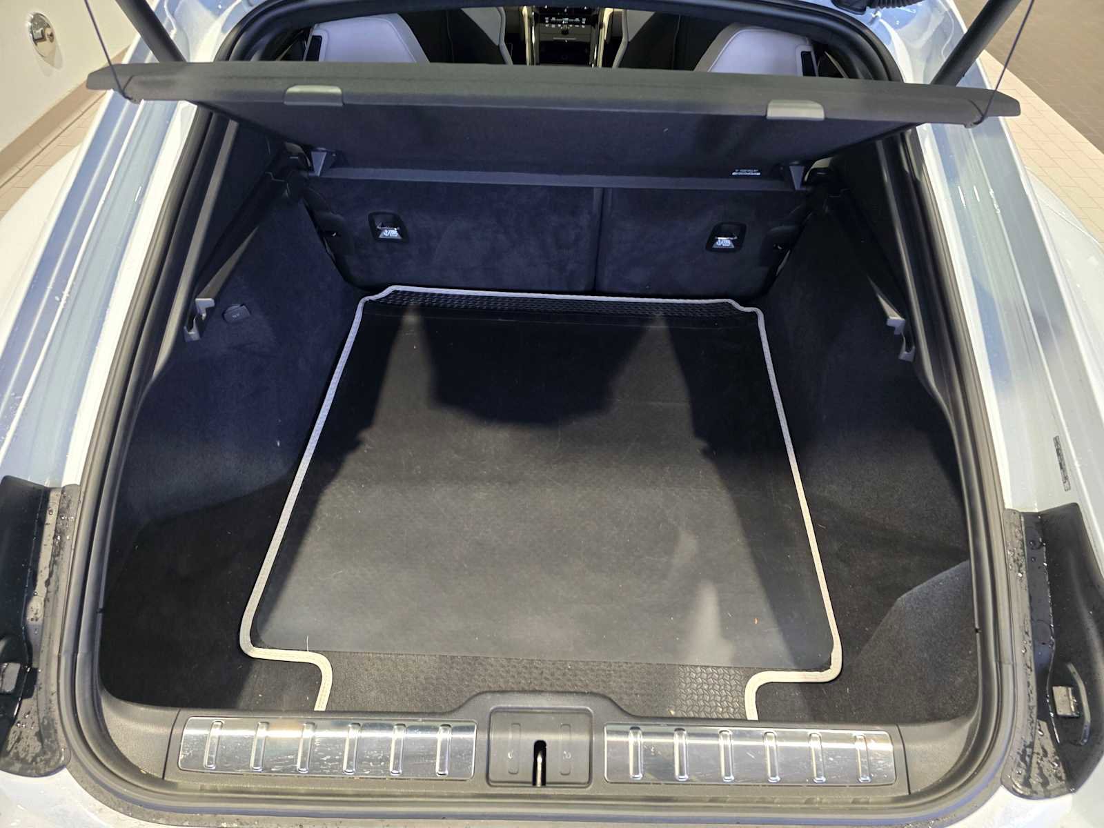 Used 2025 Porsche Panamera GTS image 23