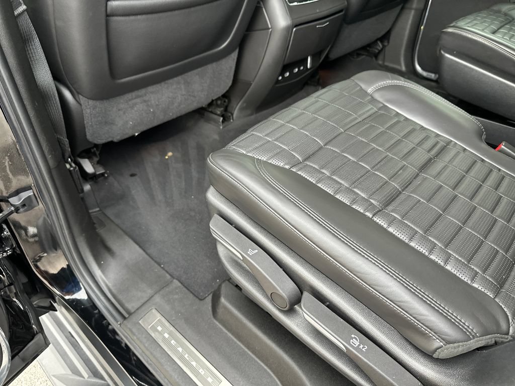 Used 2021 Cadillac Escalade Sport Platinum AWD/4WD image 33