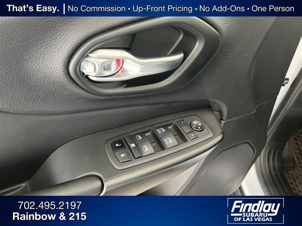 Used 2022 Jeep Cherokee Trailhawk w/ Comfort/Convenience Group image 14