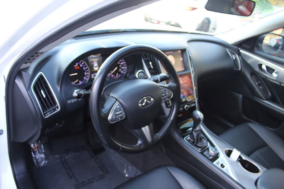 Used 2015 INFINITI Q50 w/ Moonroof Package RWD image 18