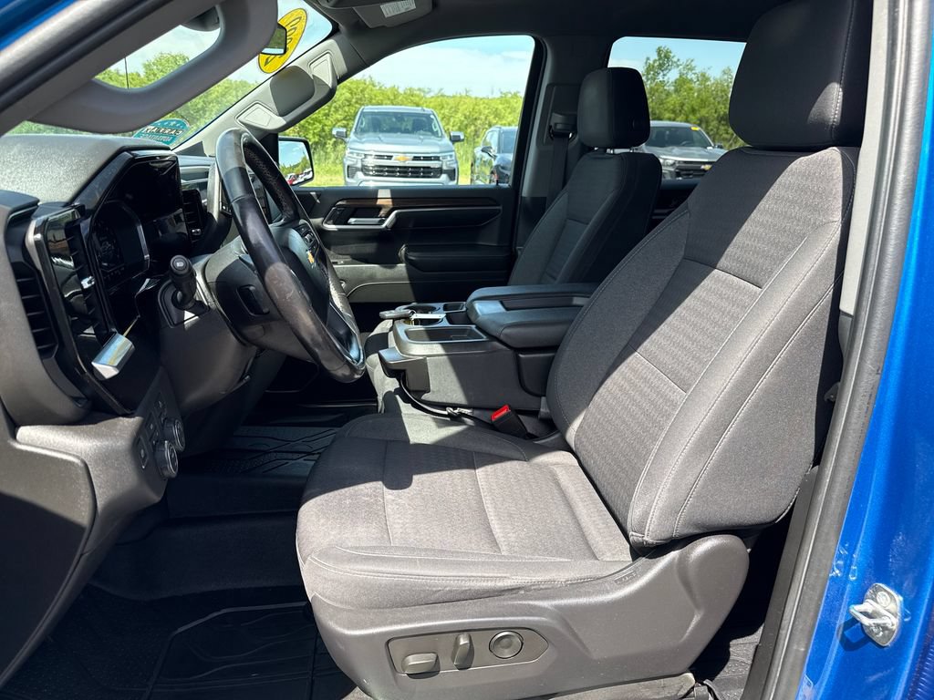 Certified 2022 Chevrolet Silverado 1500 LT w/ Protection Package AWD/4WD image 25