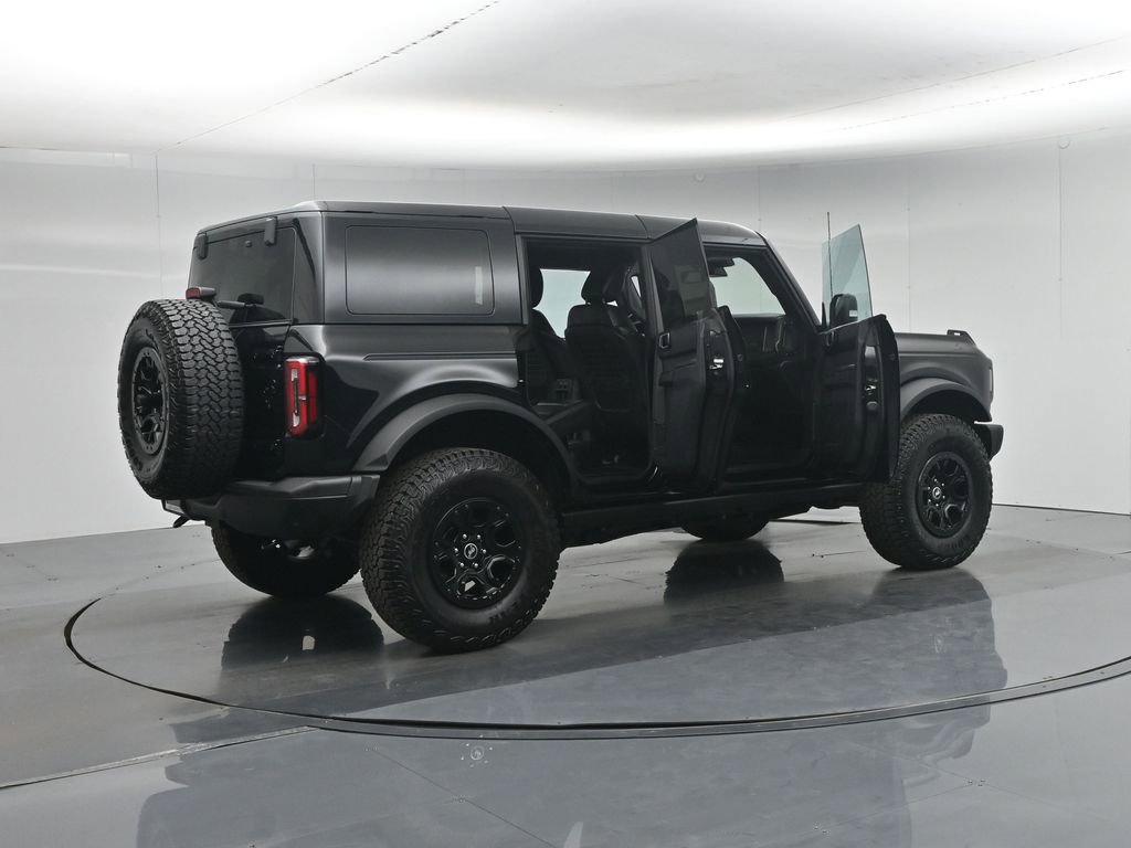 Used 2025 Ford Bronco Badlands image 6
