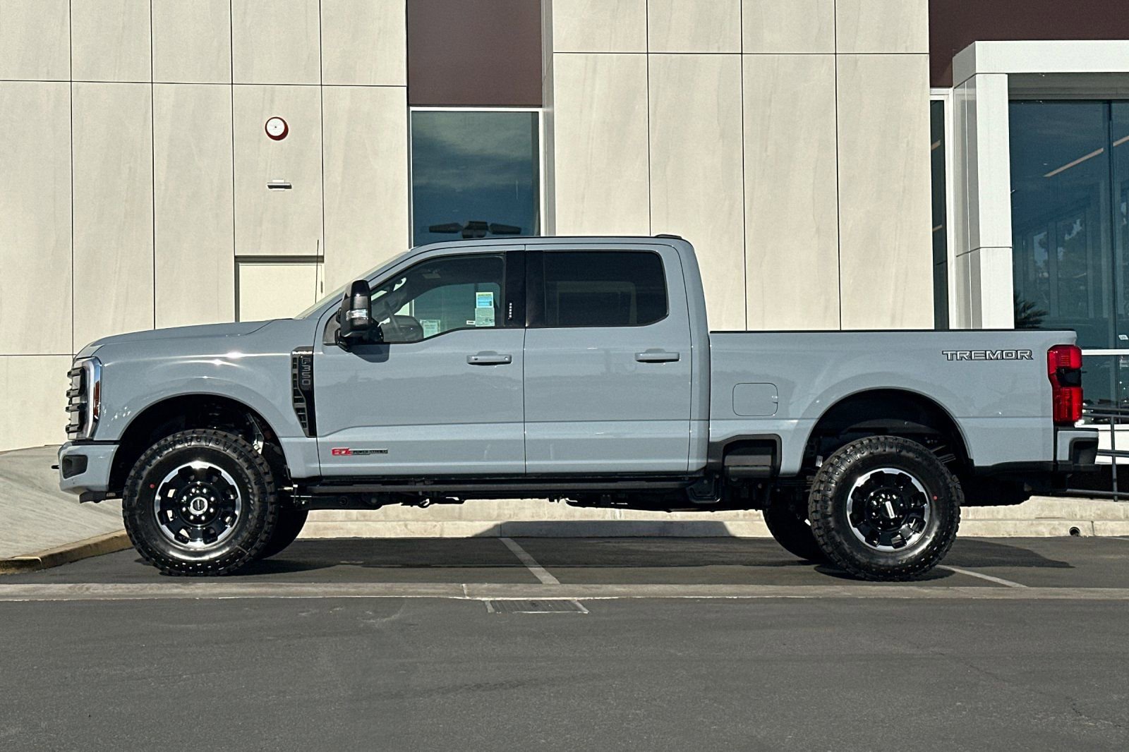 New 2026 Ford F350 Platinum w/ Tremor Off-Road Package AWD/4WD image 6