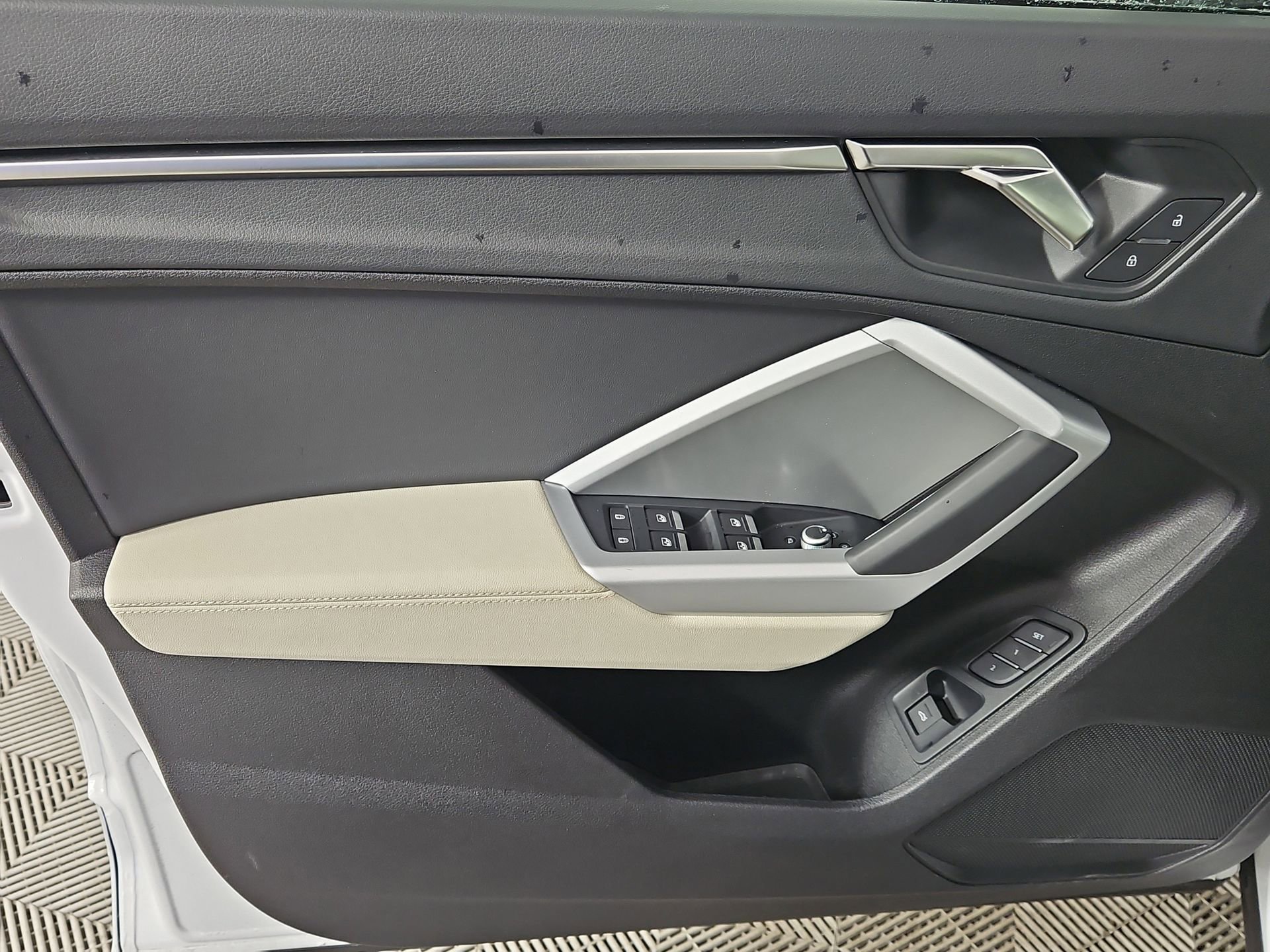 Certified 2025 Audi Q3 2.0T Premium w/ Convenience Package image 21