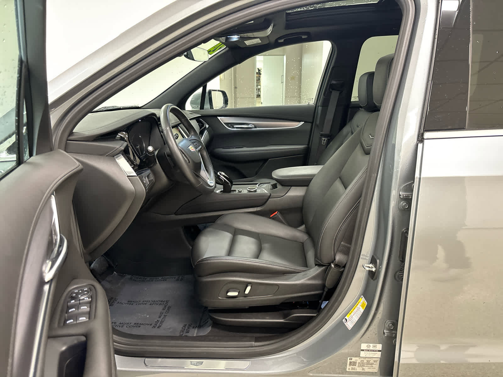 Used 2024 Cadillac XT6 Luxury image 18