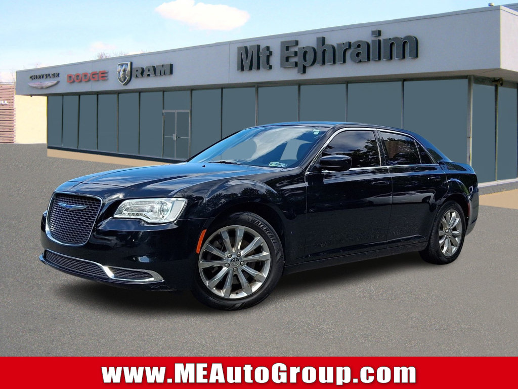 Used 2019 Chrysler 300 Touring AWD/4WD image 1