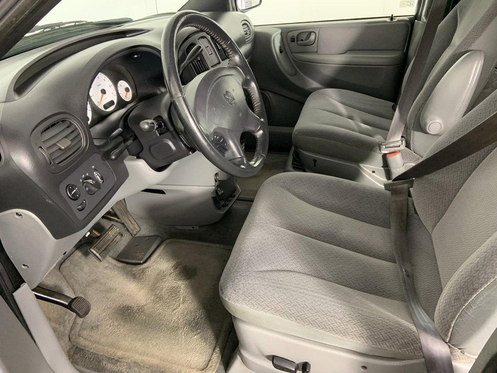 Used 2004 Dodge Grand Caravan SXT image 11