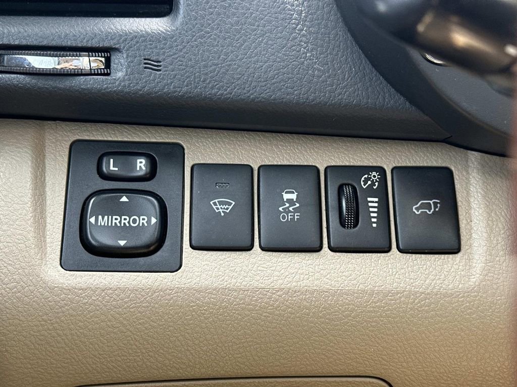 Used 2013 Toyota Highlander Limited AWD/4WD image 27