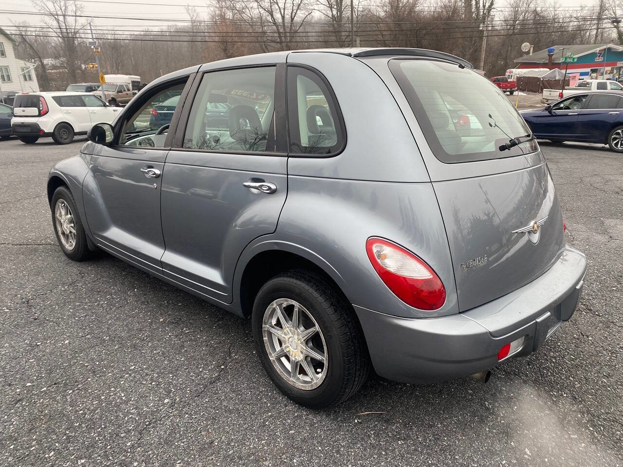 Used 2009 Chrysler PT Cruiser FWD image 9