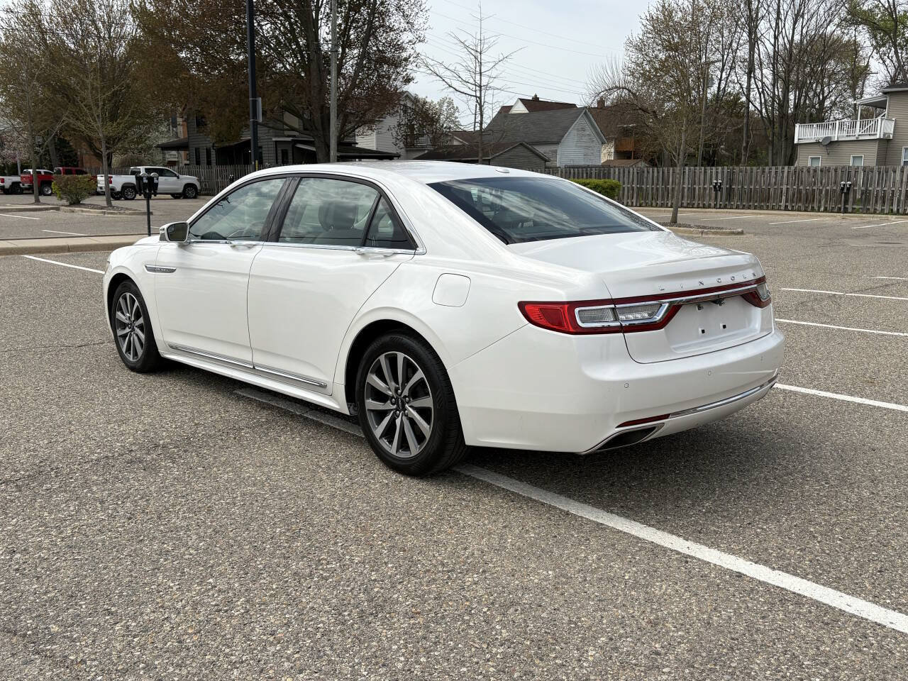 Used 2017 Lincoln Continental Premiere FWD image 11