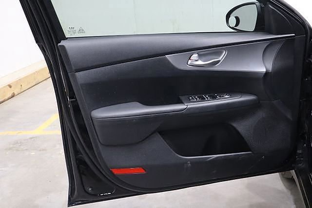 Used 2022 Kia Forte LXS image 14