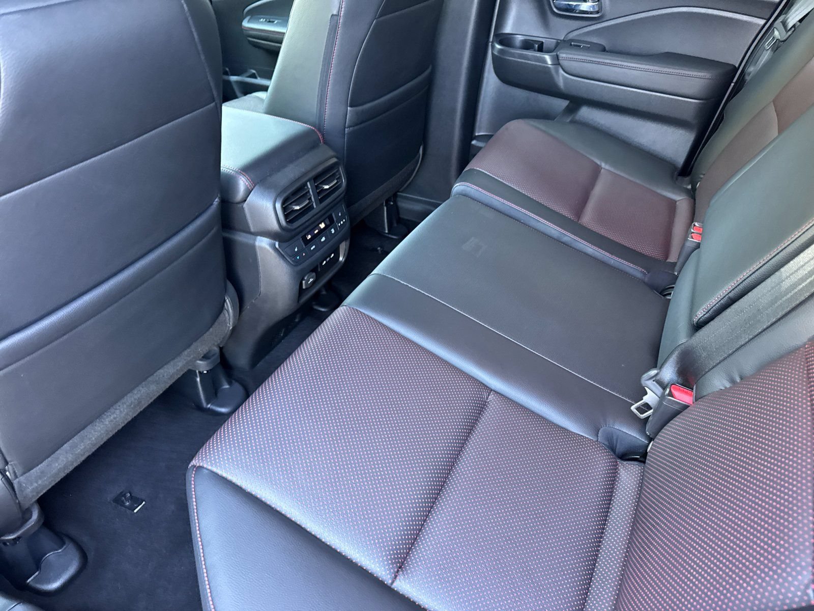 Used 2024 Honda Ridgeline Black Edition image 11