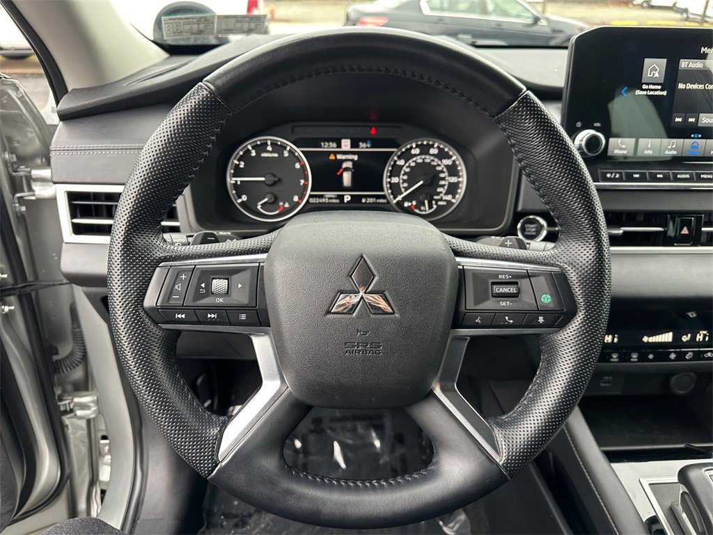 Used 2023 Mitsubishi Outlander SE image 15