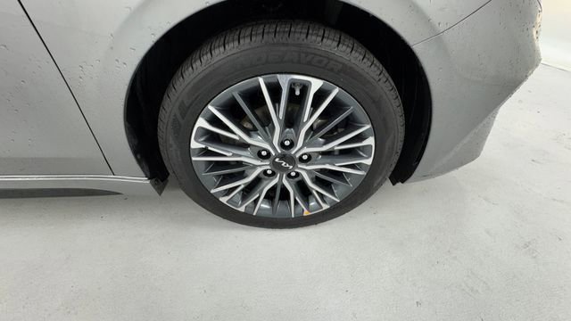 Used 2024 Kia Forte GT-Line w/ GT-Line Premium Package FWD image 9