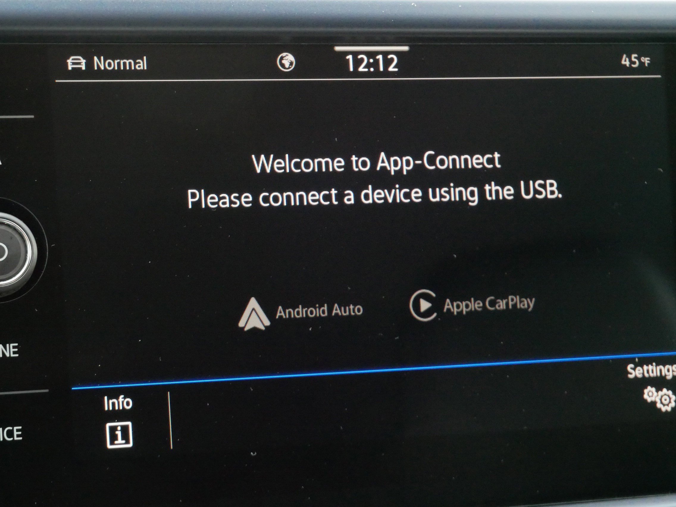 Certified 2024 Volkswagen Taos SE image 29