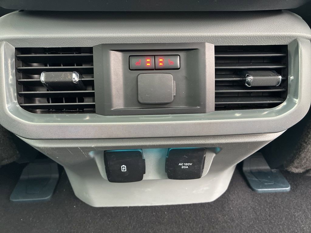 Used 2023 Ford F150 Limited image 24