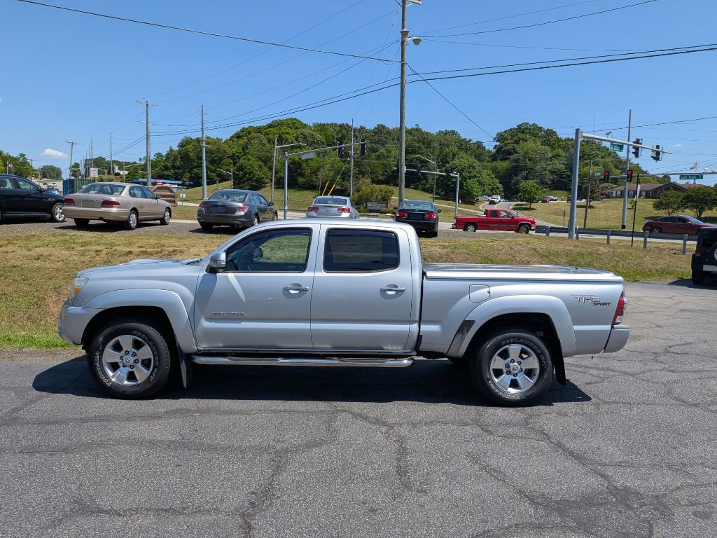 Used 2013 Toyota Tacoma 4x4 Double Cab w/ TRD Sport Pkg image 5