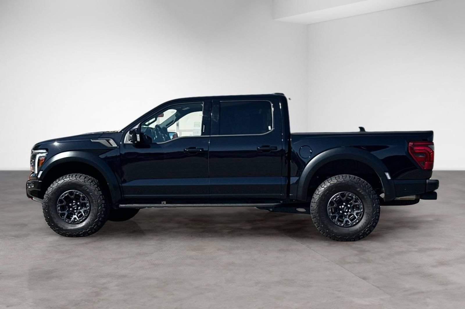 Used 2024 Ford F150 Raptor w/ Equipment Group 803A Raptor R AWD/4WD image 2