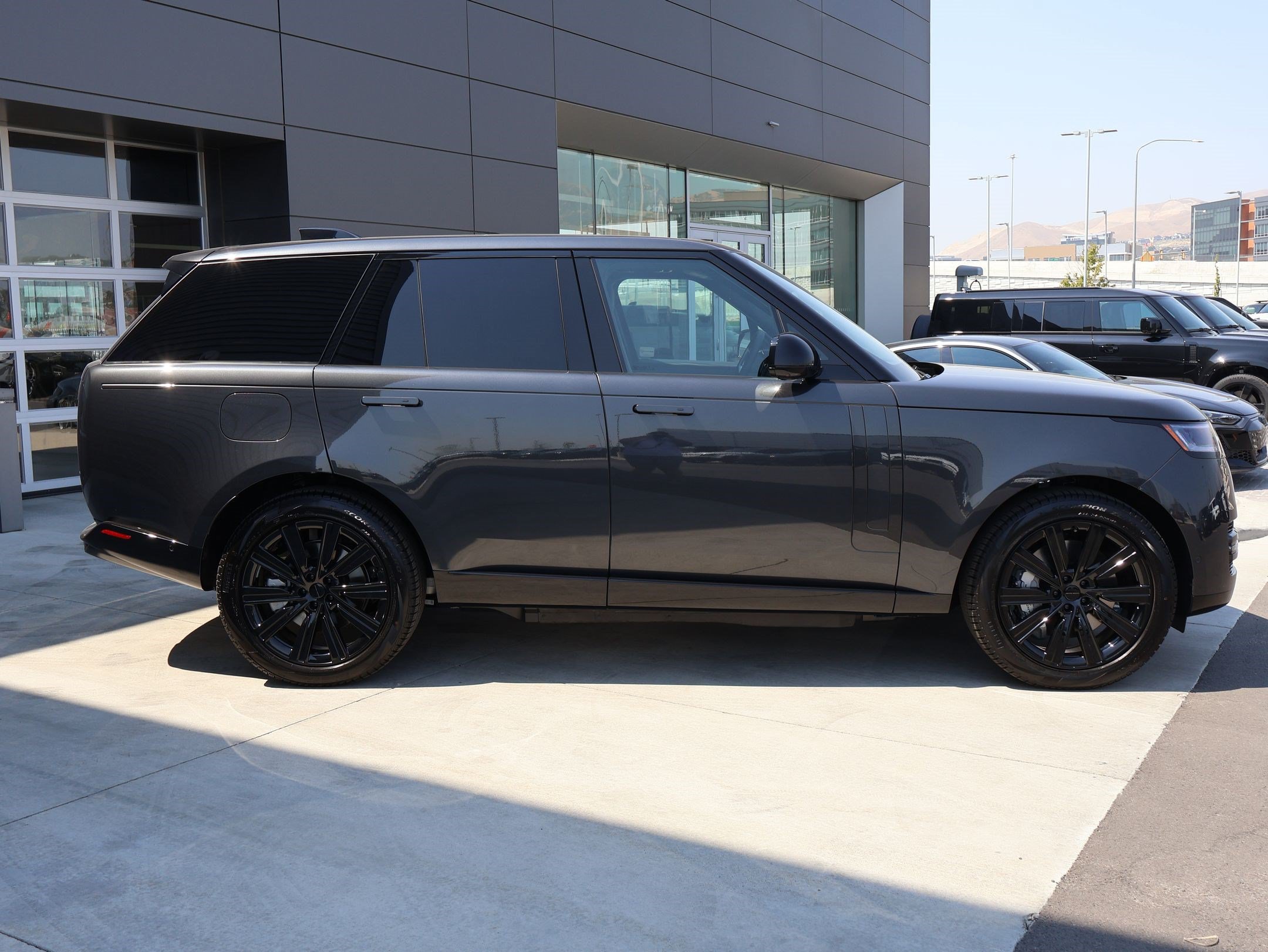 New 2026 Land Rover Range Rover SE AWD/4WD image 4