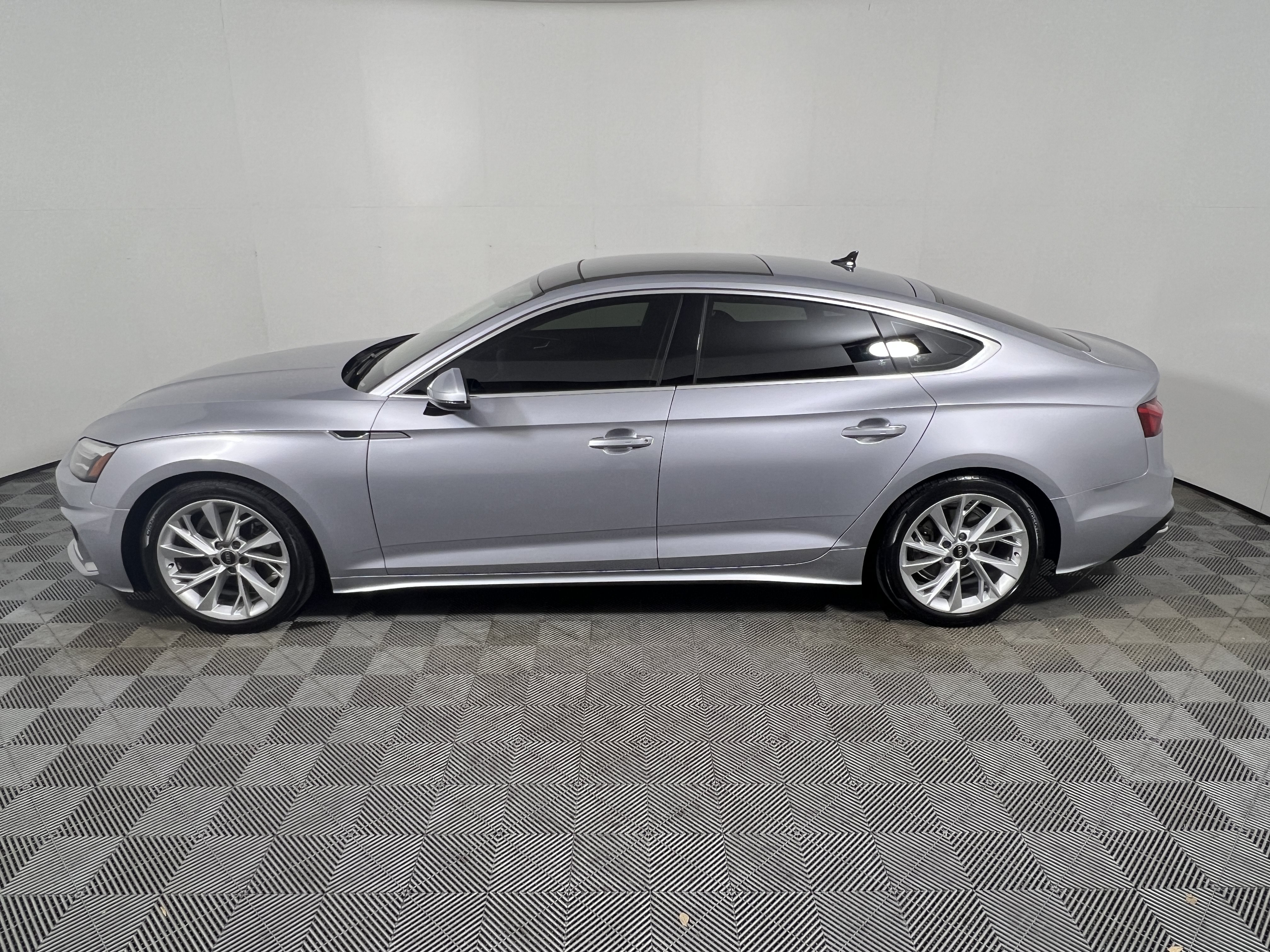 Used 2022 Audi A5 2.0T Premium AWD/4WD image 2