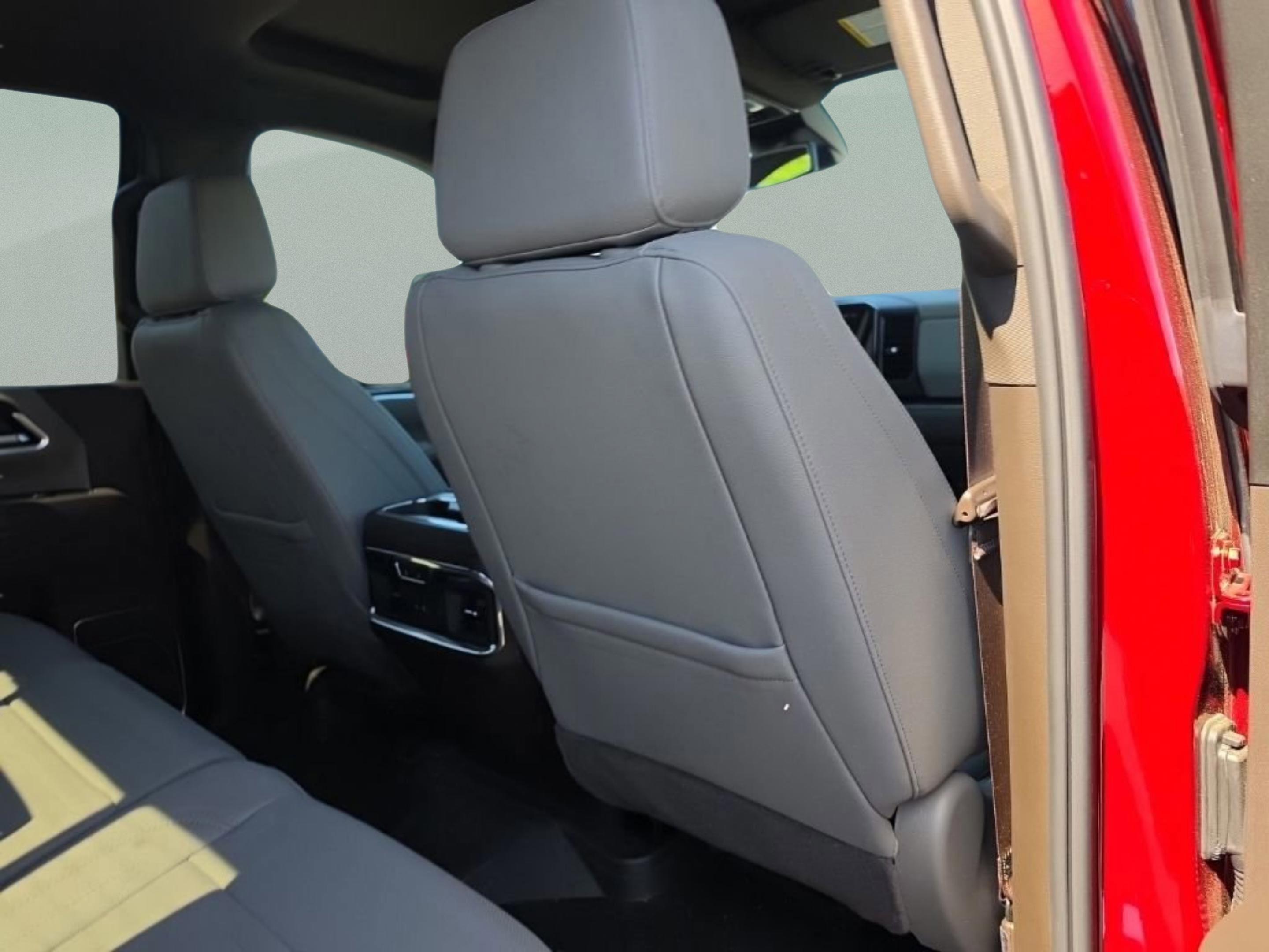 Used 2026 Chevrolet Silverado 3500 LTZ w/ LTZ Convenience Package AWD/4WD image 29