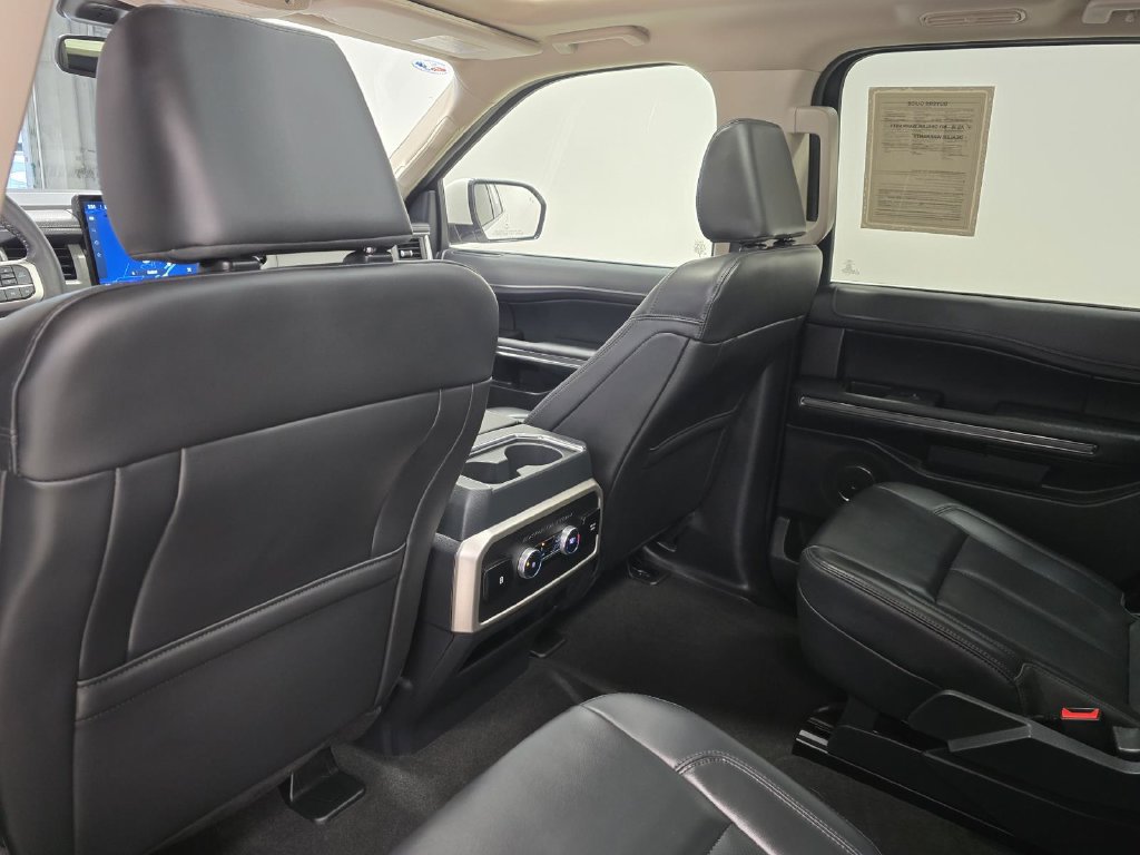 Used 2024 Ford Expedition XLT AWD/4WD image 33