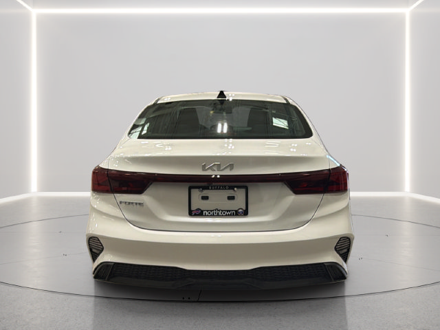 Used 2022 Kia Forte LXS FWD image 4