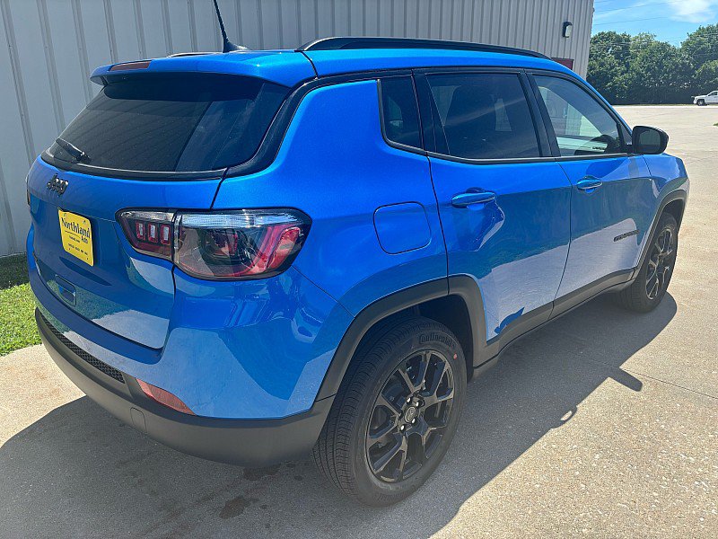 New 2026 Jeep Compass Latitude AWD/4WD image 4