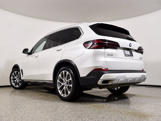 Used 2024 BMW X5 sDrive40i w/ Premium Package RWD image 14