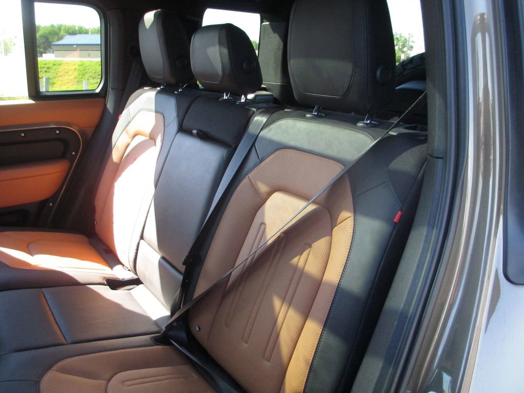 Used 2024 Land Rover Defender 110 X AWD/4WD image 24
