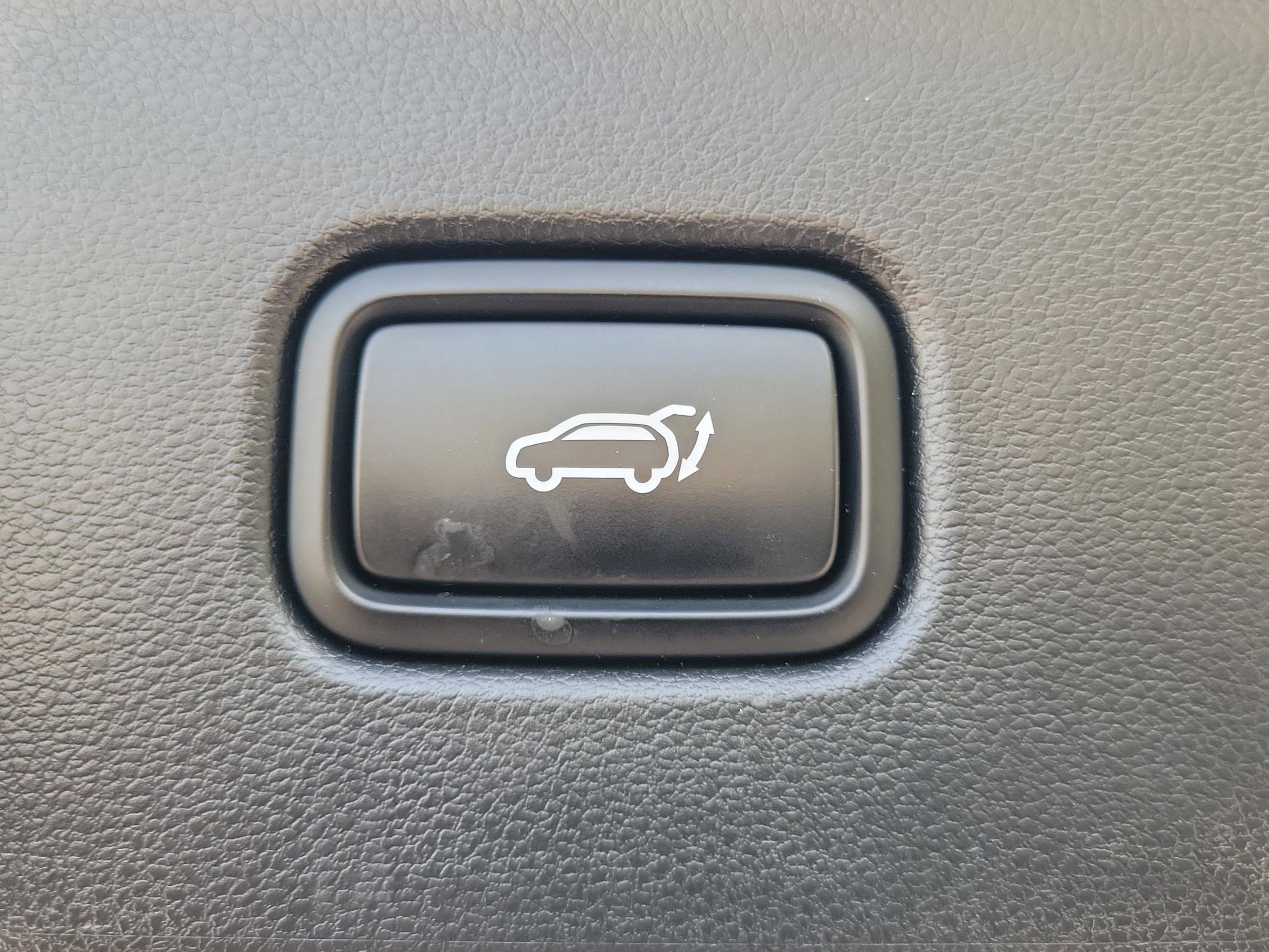 Certified 2022 Hyundai Tucson Limited w/ Cargo Package image 11