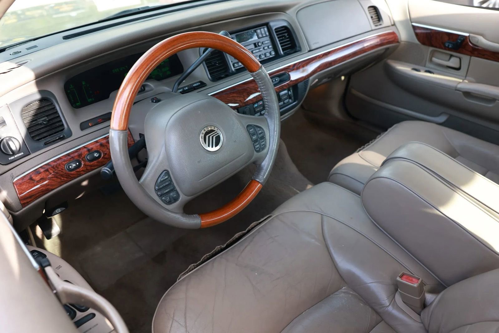 Used 2002 Mercury Grand Marquis LS image 13