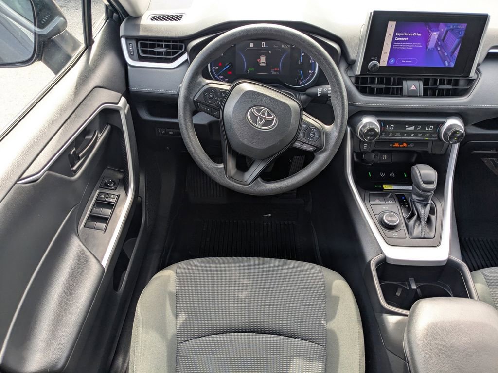 Used 2024 Toyota RAV4 LE AWD/4WD image 15
