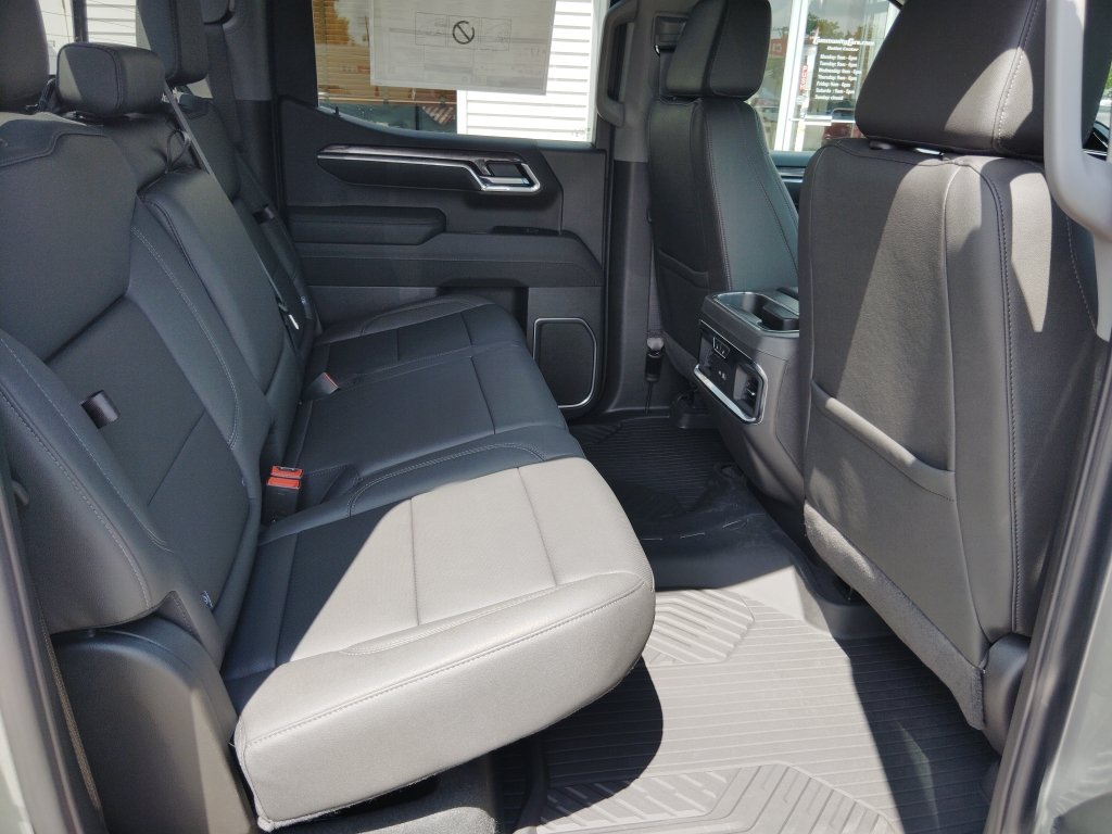 New 2026 Chevrolet Silverado 1500 LTZ w/ Technology Package AWD/4WD image 32