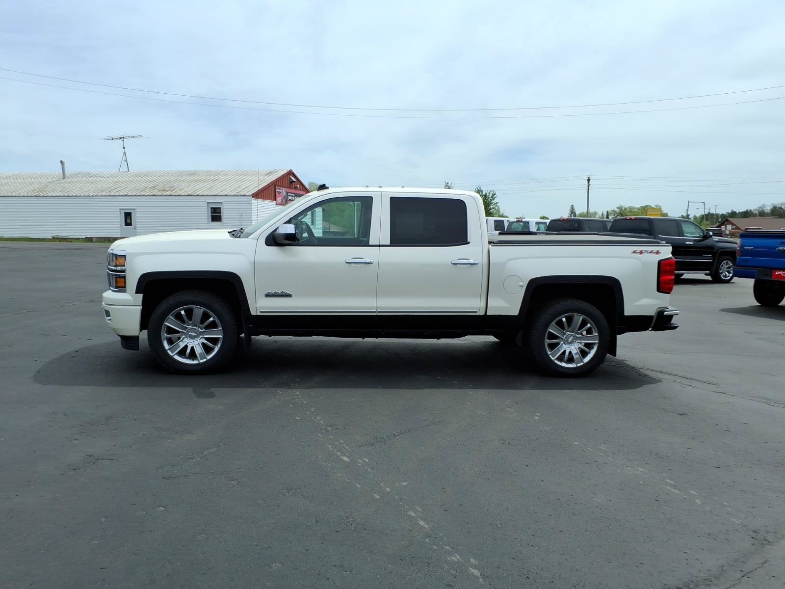 Used 2014 Chevrolet Silverado 1500 High Country w/ High Country Premium Package AWD/4WD image 3