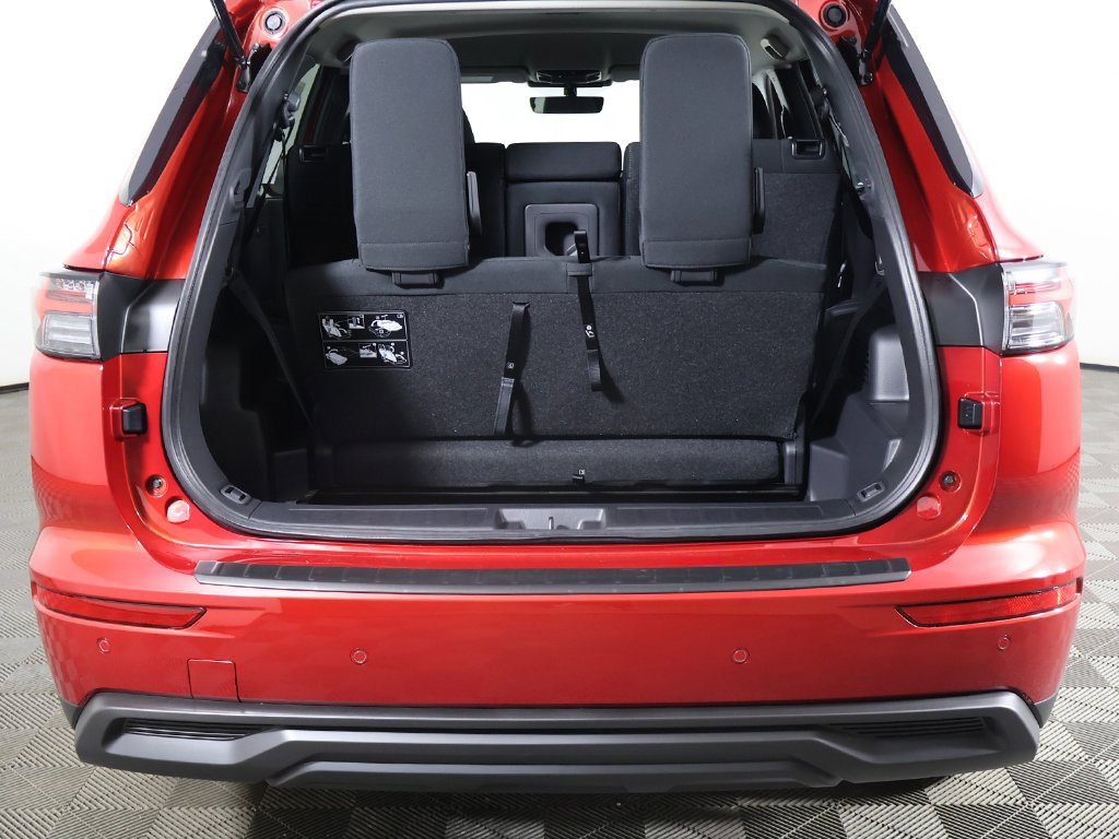 New 2026 Mitsubishi Outlander ES image 17