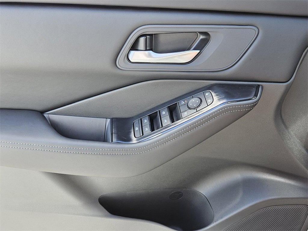 New 2026 Nissan Rogue SV image 30