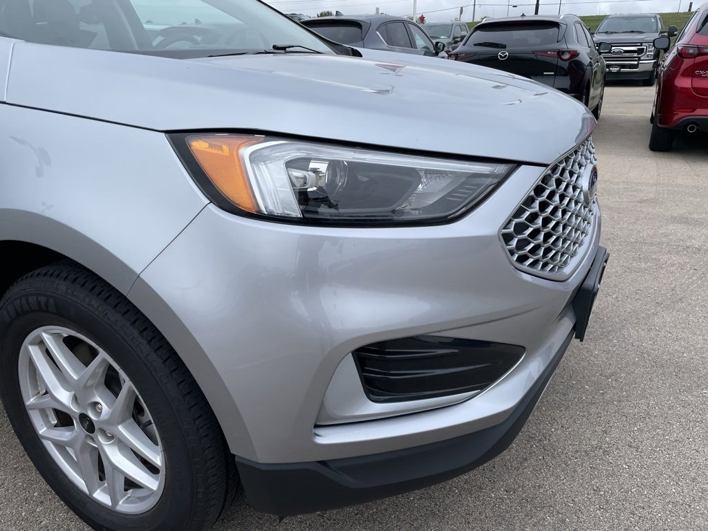 Used 2023 Ford Edge SEL image 25