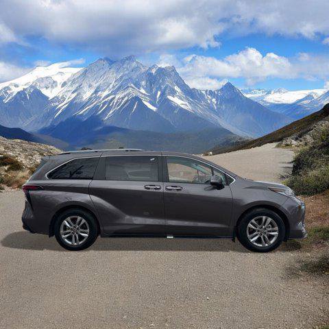 Certified 2023 Toyota Sienna Limited image 6