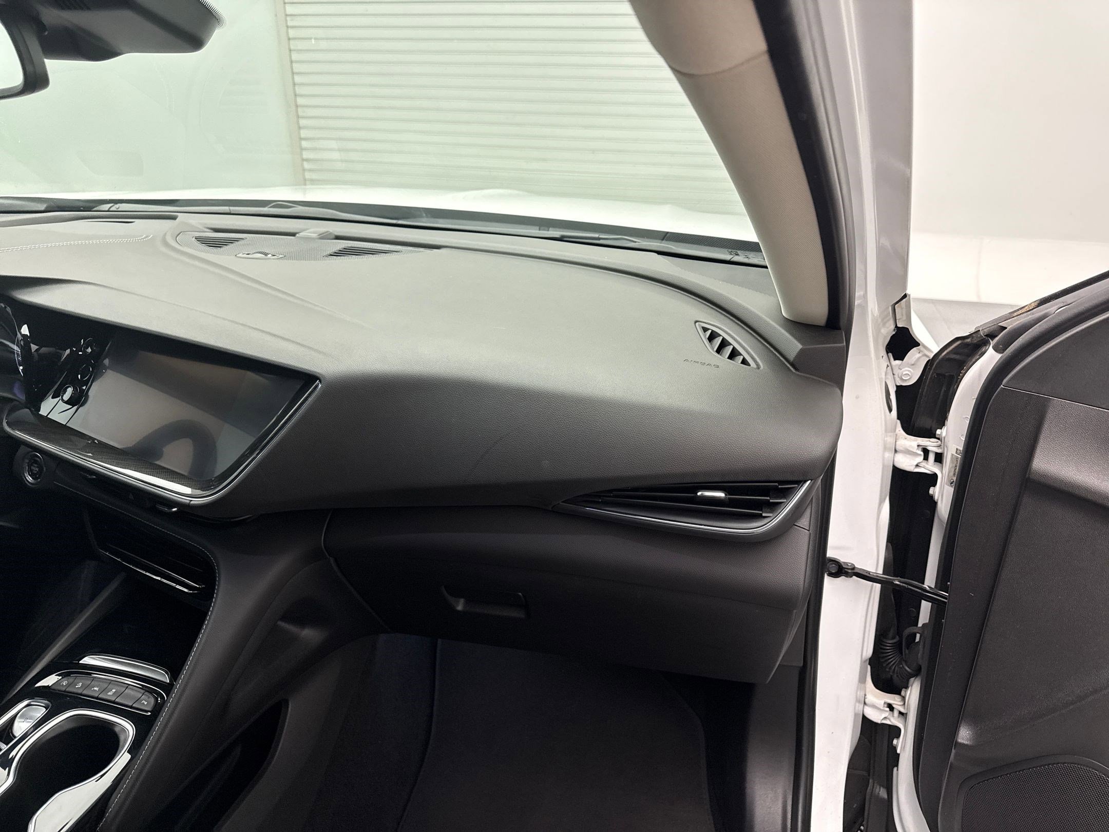 Certified 2022 Buick Envision Essence w/ Sport Touring Package image 25